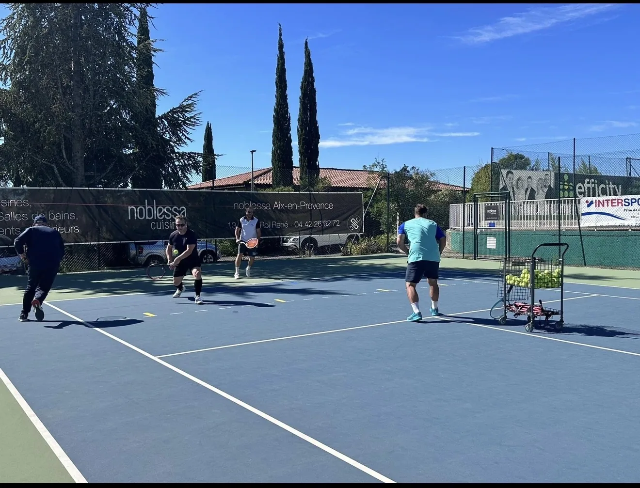 Séance collective de tennis avec Matteo Cordonnier